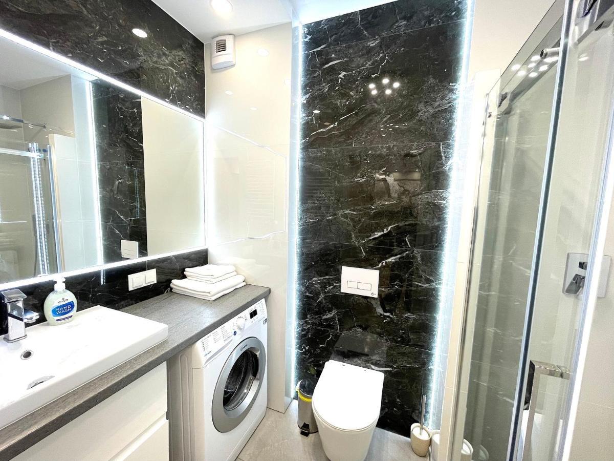 Apartament Superior Blue Przy Plazy- Free Pool, Saunas, Jacuzzi, Fitness, Salzgrotte Kołobrzeg Exteriör bild